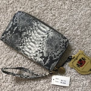 NWT Urban Expressions Vegan Clutch/Wallet